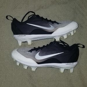 NIKE softball cleats